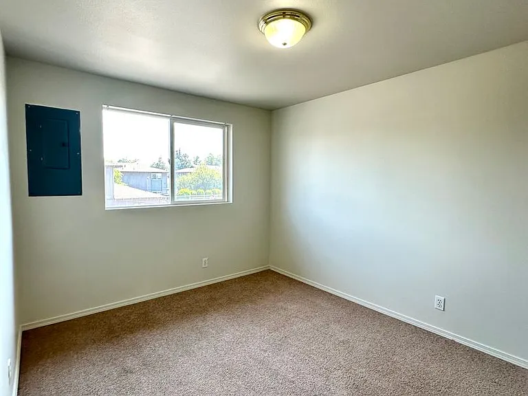 1618 SW Lava Ave — Photo 10