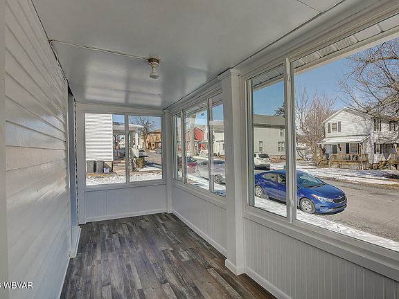 4th image of 429 S Highland St