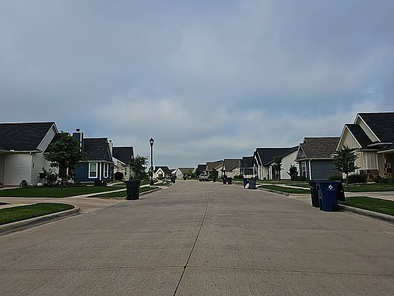 5th image of 1572 Lizzie Ln