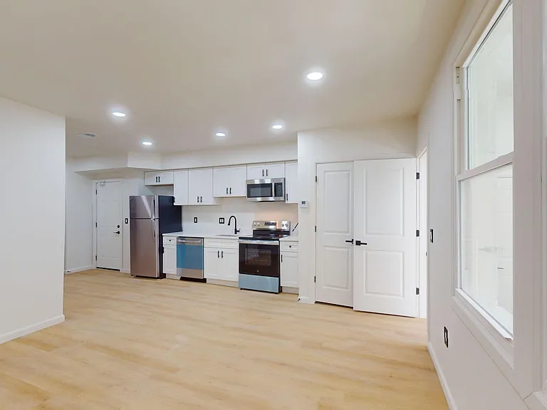 1318 Holbrook Street NE — Photo 20