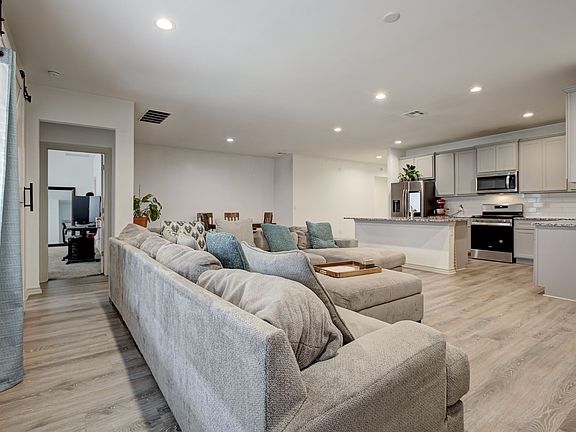 4th image of 14701 Travertine Falls Ln