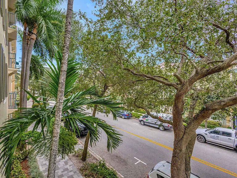 630 Sapodilla Ave #223 — Photo 17