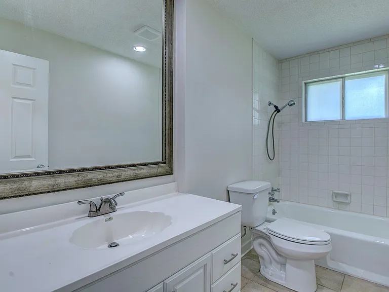 2707 Ottawa Dr — Photo 10
