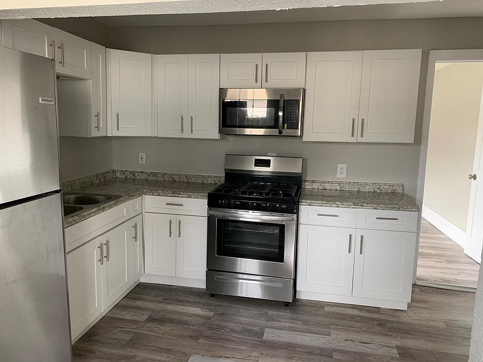 1st image of 449 Oak Ave #449