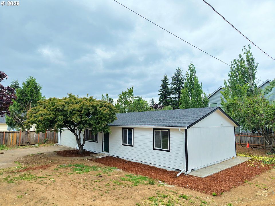 1st image of 7563 SE Flavel St
