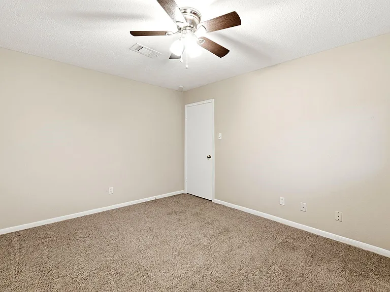 6307 Jadecrest Dr — Photo 40