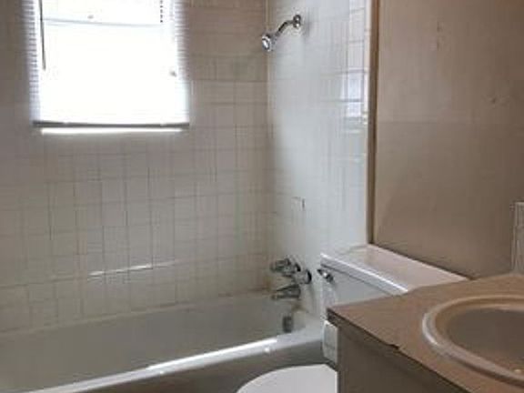 4th image of 2233 Lowden St #2233