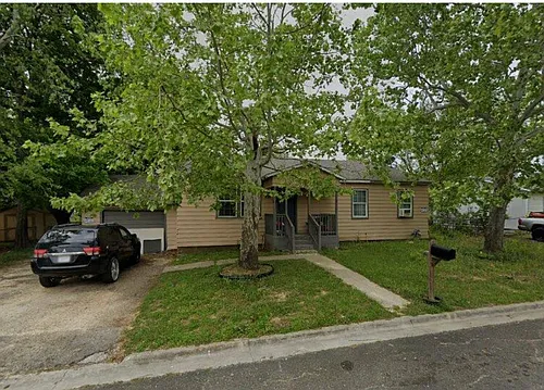305 W Lincoln Ave Photo 1