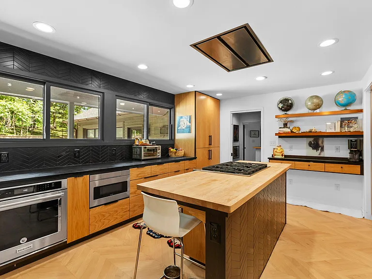 8039 Old Richmond Rd — Photo 8
