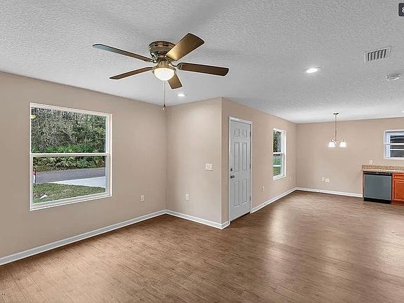 4th image of 7948 Siskin Ave
