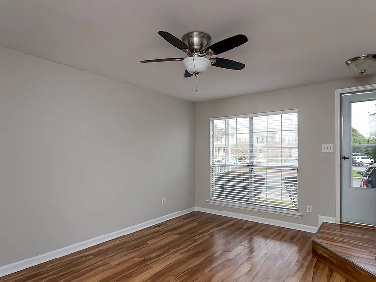 8212 Circle Tree Ln — Photo 3