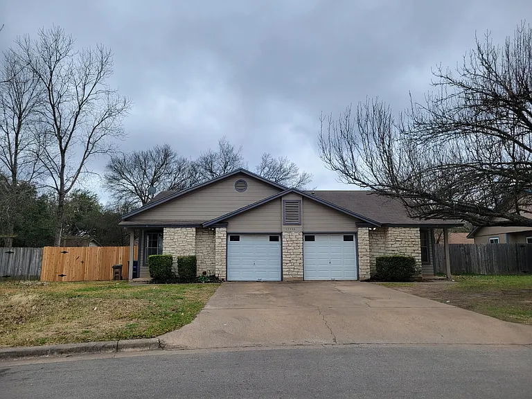 12206 Dundee Dr #SIDE A — Photo 1