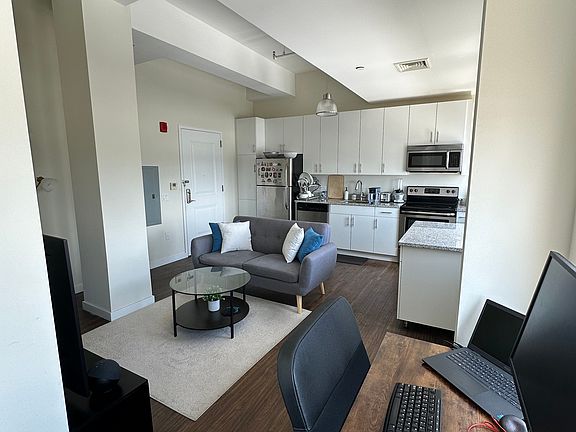 5th image of 4 Beacon Way APT 702