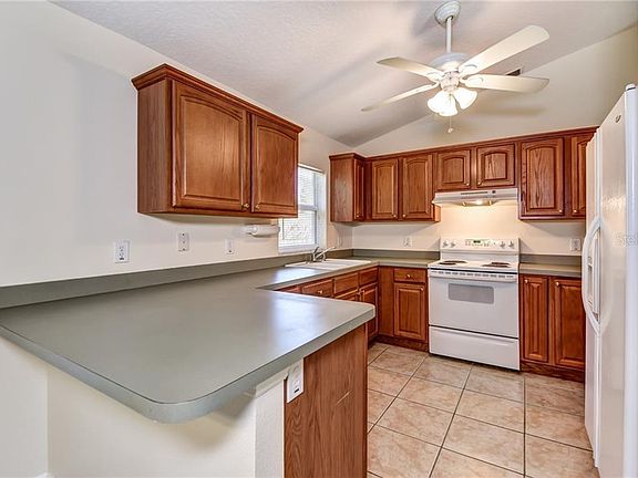 3rd image of 466 Cypress Ave