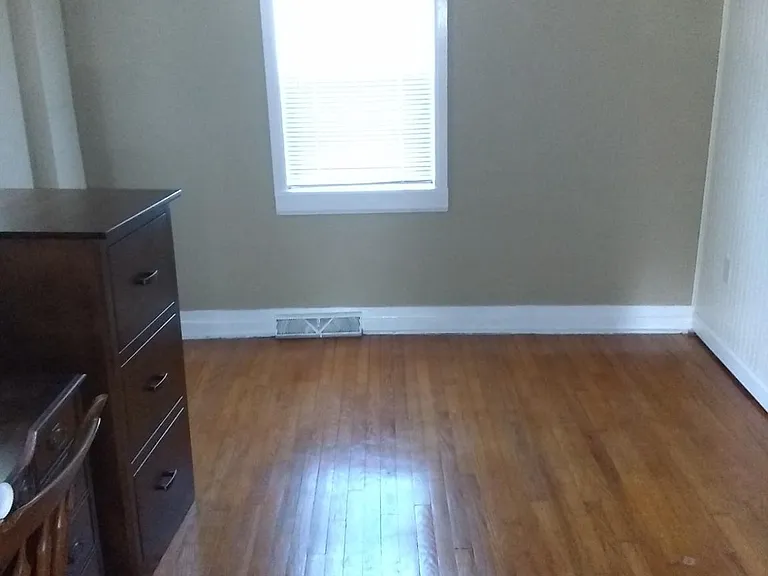 442 Green Ln — Photo 11