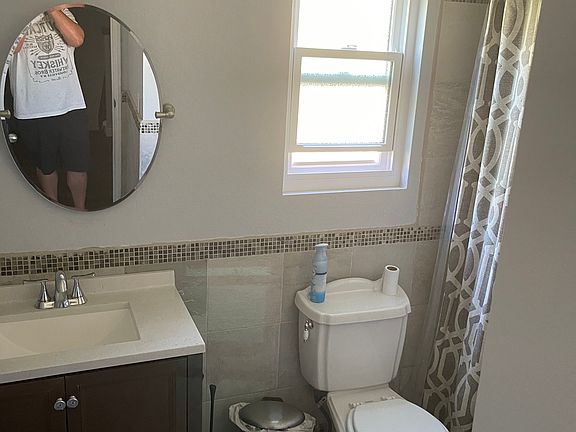 4th image of 2296 Manzana Way