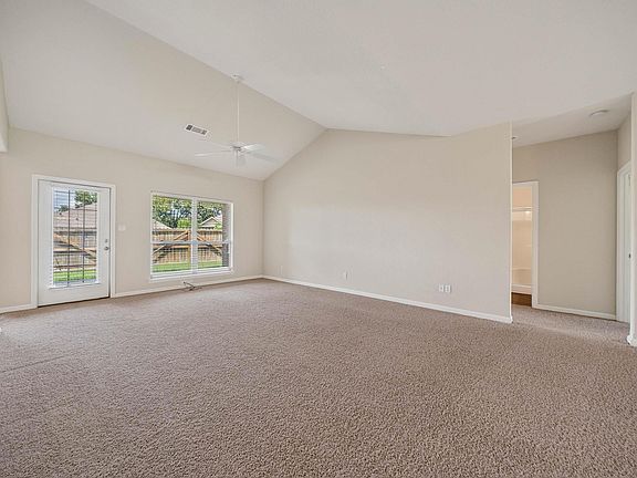 5th image of 220 Forest Lakes Blvd