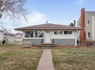 2423 32nd St, Moline, IL 61265