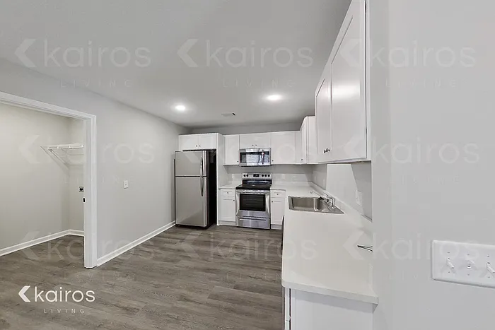 158 Cottage Grove Rd — Photo 6