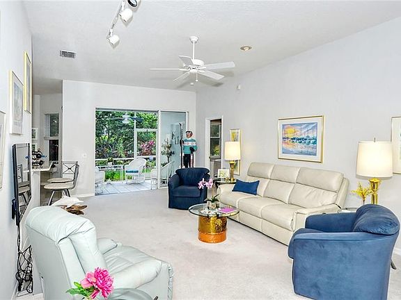 3rd image of 9406 Forest Hills Cir
