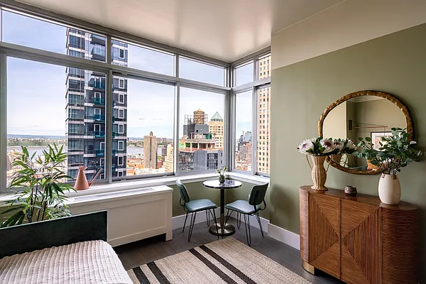 271 W 47th Street #35J