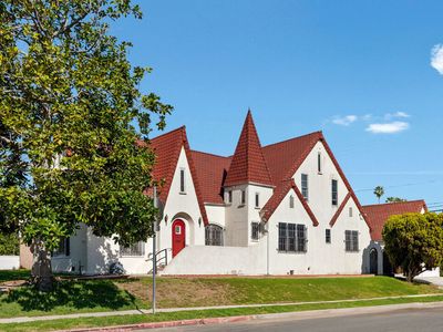 3680 Colonial Ave, Los Angeles, CA, 90066