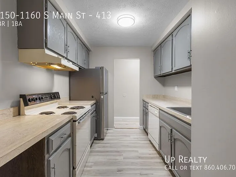 1150-1160 S Main St #413 — Photo 1
