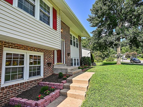 3rd image of 4992 Dequincey Dr