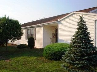 500 Honeysuckle Ct, Pine Grove, PA 17963