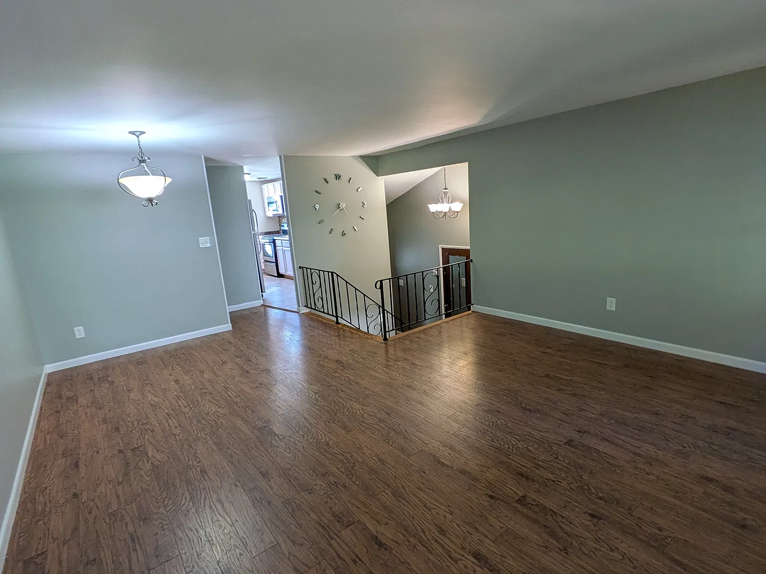 3 bed, 1890 sqft, $2,595 — Photo 3