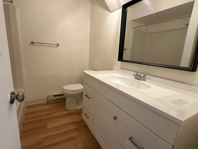 University Park Apartments near Cornell University — Photo 156