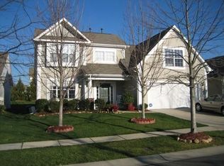 1009 Feather Oak Ln, Matthews, NC 28104