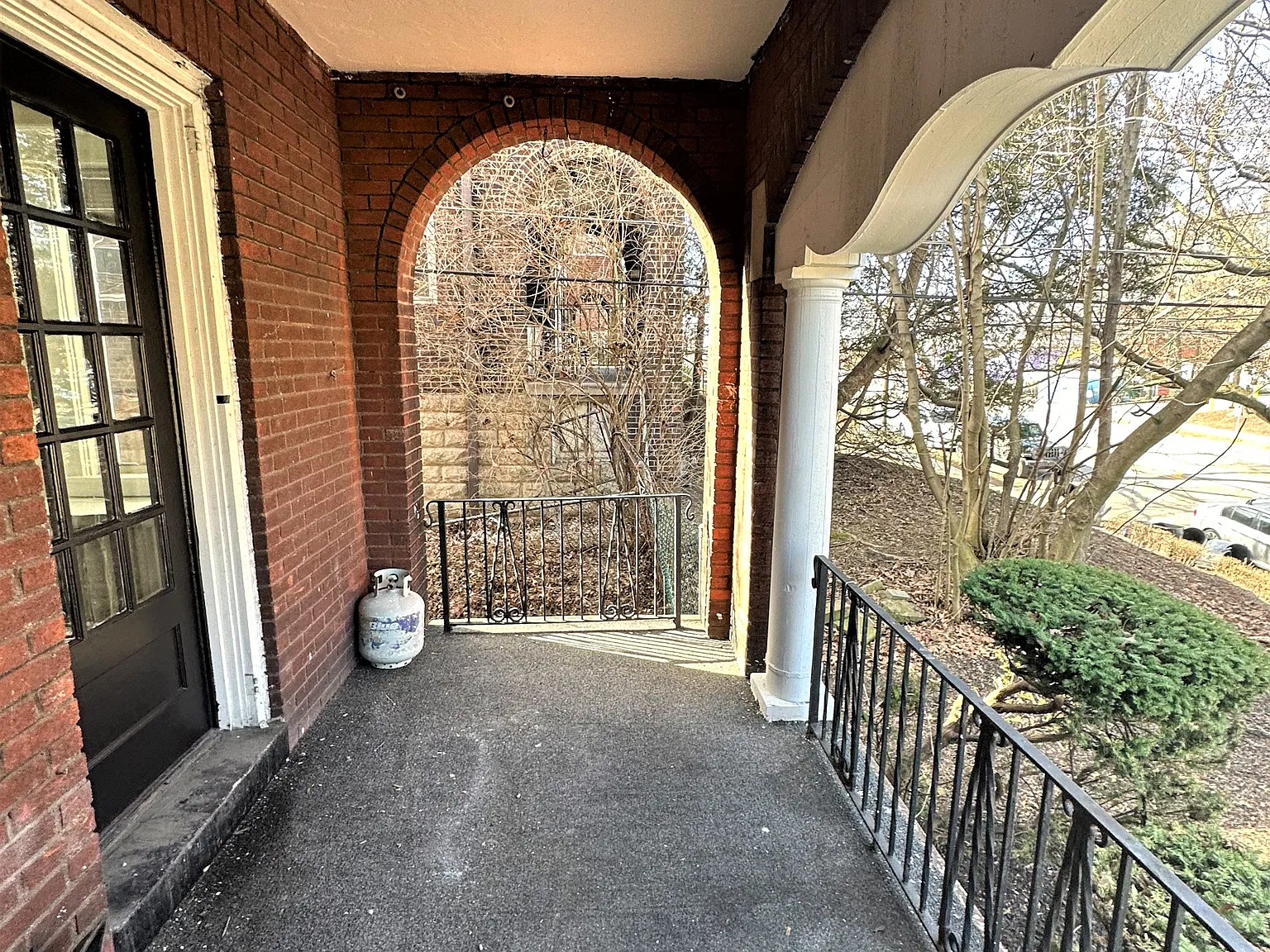 3 bed, 1496 sqft, $1,995 — Photo 3