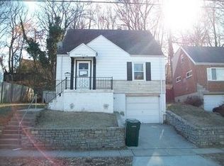 1722 Ashbrook Dr, Cincinnati, OH 45238