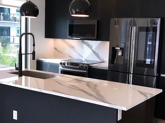 2nd image of 3000 Biscayne Blvd #402