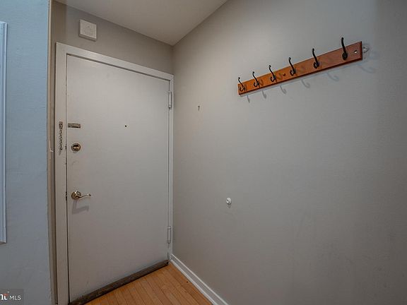 2nd image of 1901 Green St Unit 10