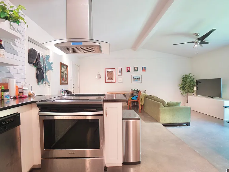 1117 Mariposa Dr #B — Photo 9