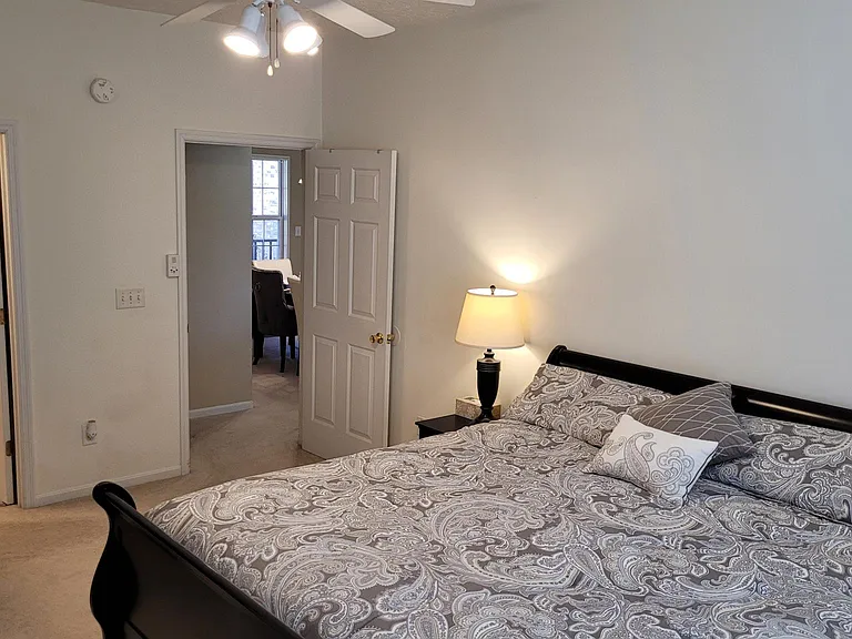 4657 Court Yard Dr — Photo 21