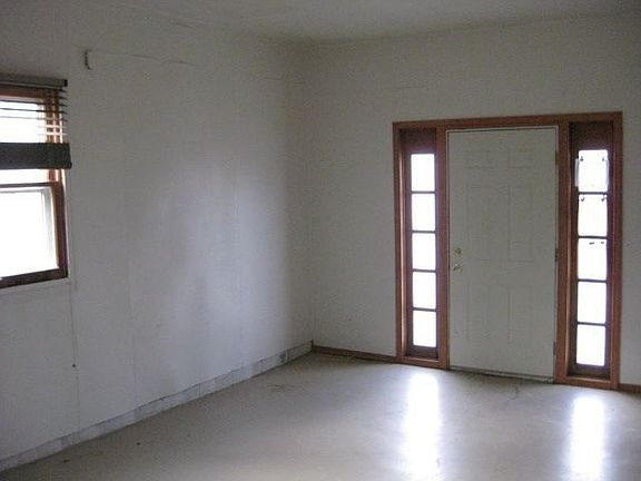 2nd image of 6241 Thayer Ct