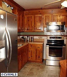 4th image of 2201 Bywood Ln
