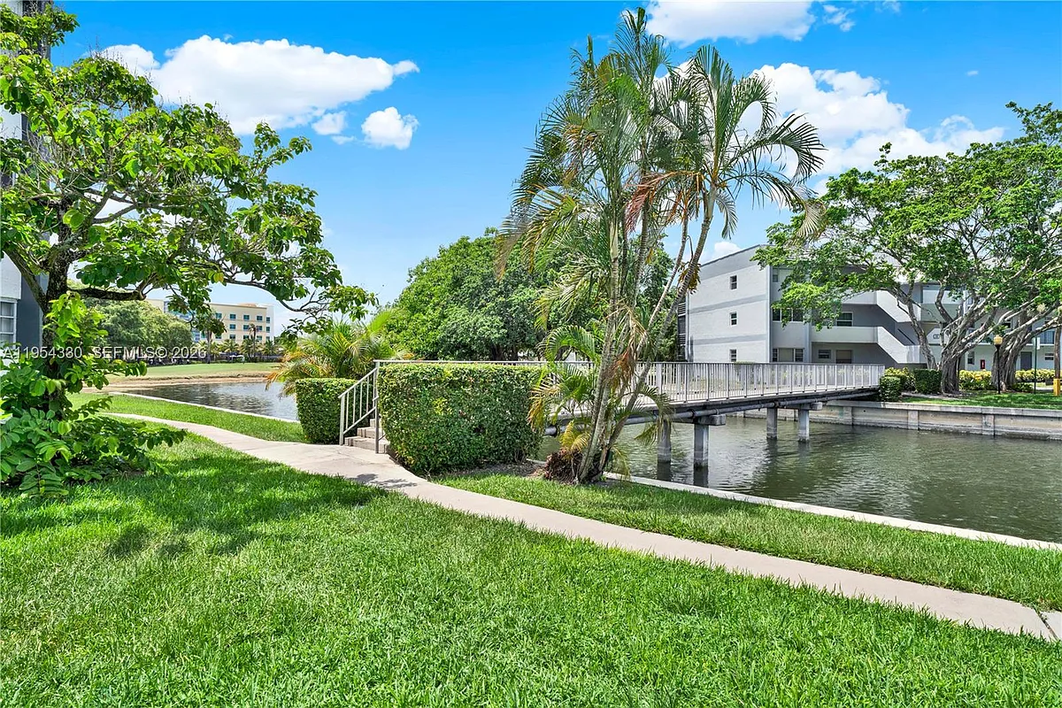 Building Photo - 8320 Sands Point Blvd #M107