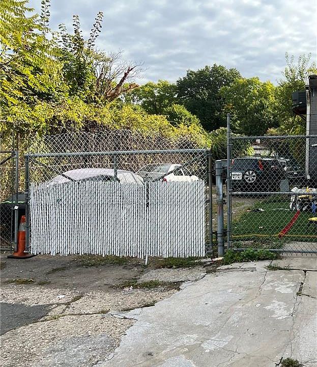 1st image of 105 Barker St