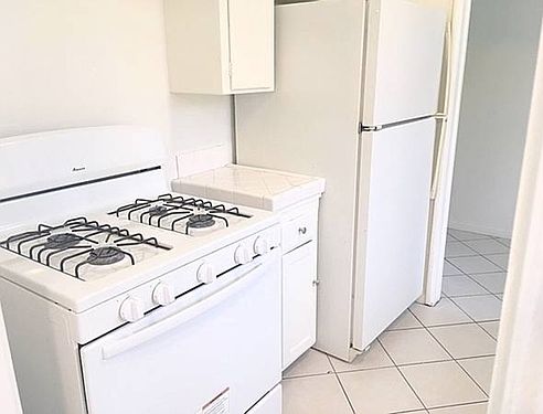 4th image of 4059 Perlita Ave APT C