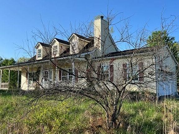 2nd image of 2615 Moler Rd