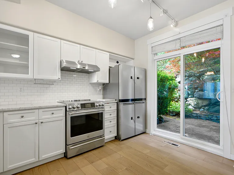23300 SE Black Nugget Rd #H4 — Photo 11