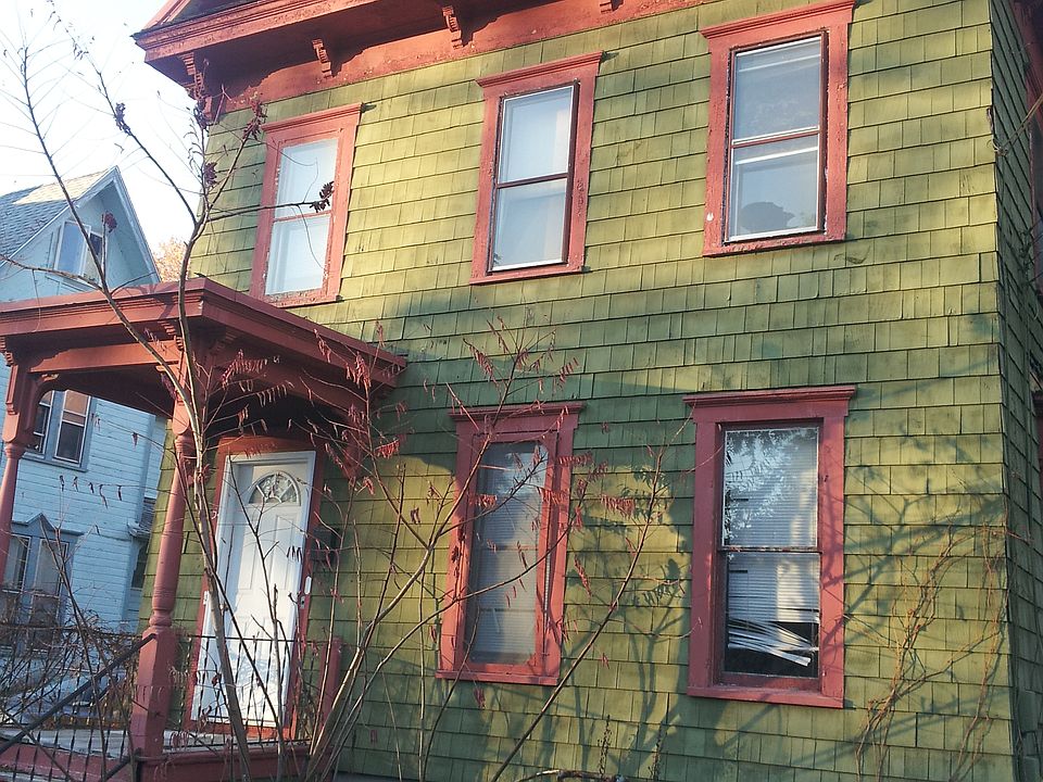 1st image of 54 Lincoln Ave