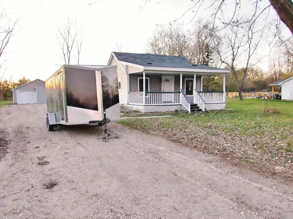 13169 Parkway Blvd, Carleton, MI 48117