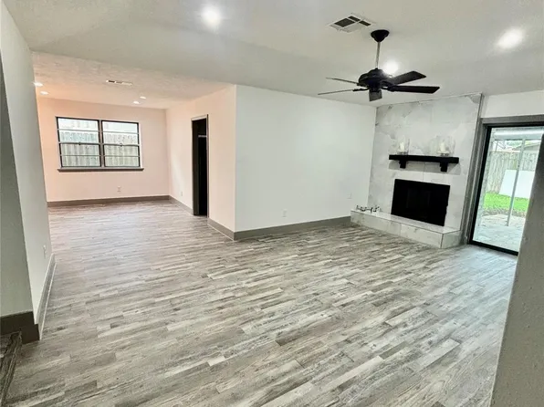 10431 Long River Dr, Sugar Land, TX 77498