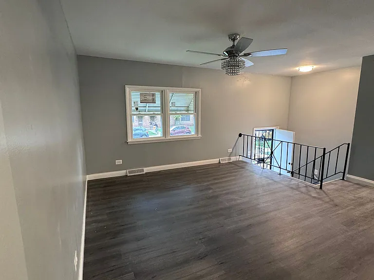 13230 S Saint Lawrence Ave — Photo 5