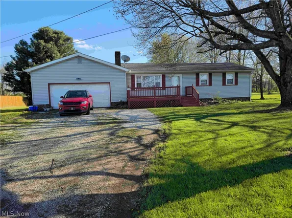 15390 Cenfield St NE, Alliance, OH 44601